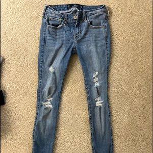 Hollister Low-Rise Distressed Jeans Size 00 Short